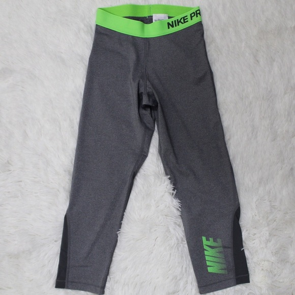 Womens Nike Pro Cropped Leggings Size Xs - Picture 1 of 4